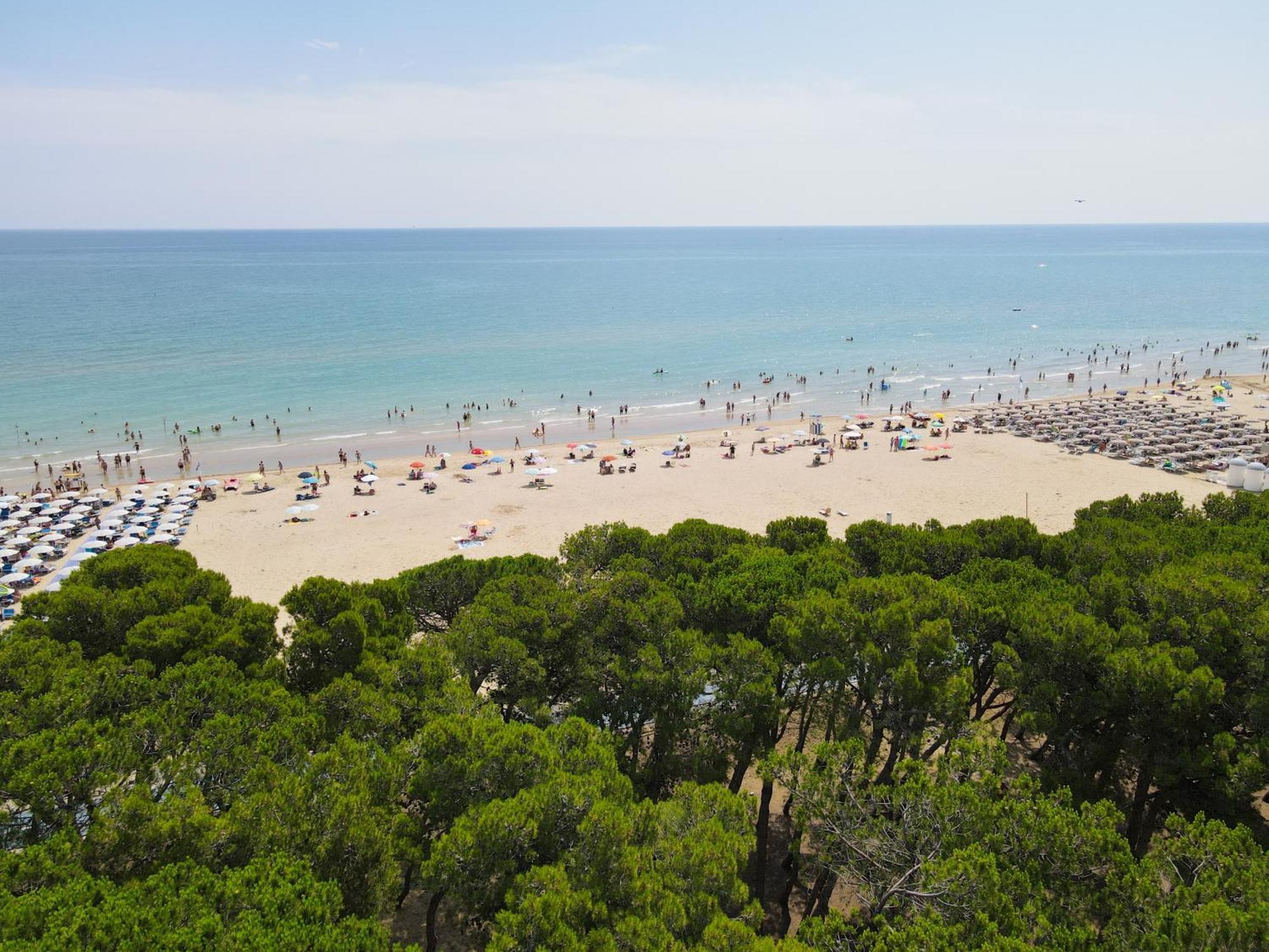 Residence Pineta Mare Alba Adriatica Exterior photo